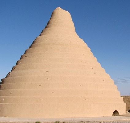یخچال آقازاده ابرکوه، معماری شگفت‌انگیز یک یخچال خشتی